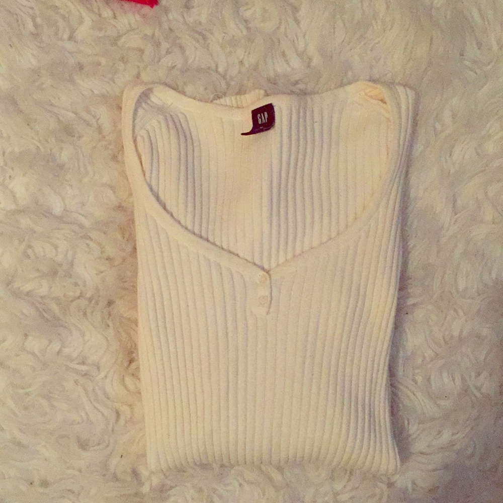 Gap shirt